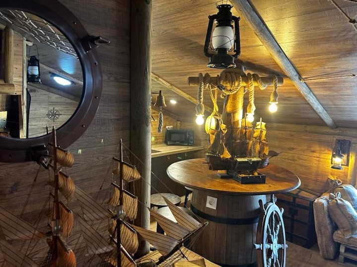 Chambres De Paulette-chambres à Thème Jack Sparrow - Sainte-Marie-la-Mer
