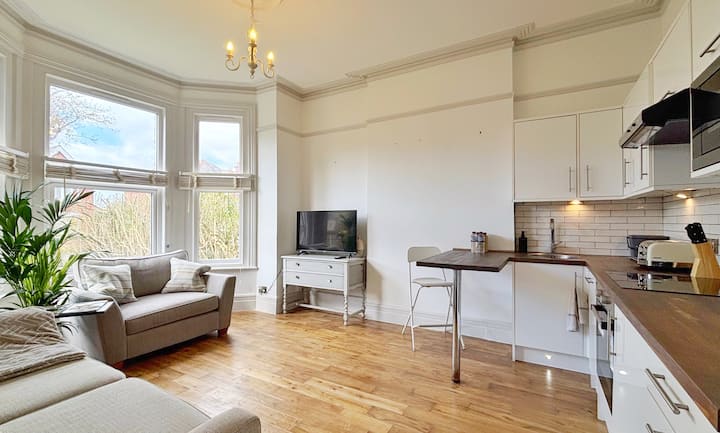 Entirevictorianapt | Ground Floor | Riverside Park - Hamble-le-Rice