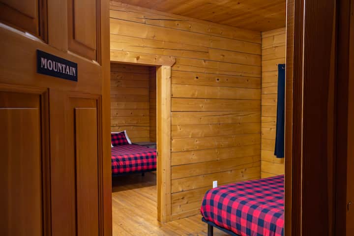 Mountain and Mountain Side 
2 Queen Beds
Main floor