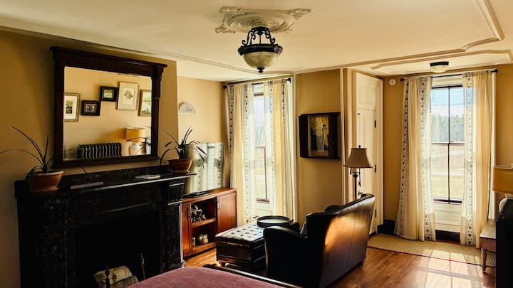 Bayview Suite In Historic Shipbuilder’s Farmhouse - Harpswell, ME