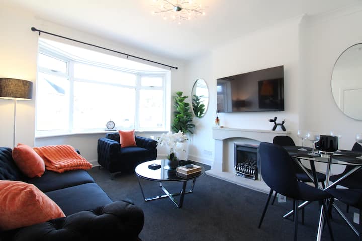 Deluxe 3 Bed | Sleeps 8 | Free Parking | Edinburgh - Edimburgo
