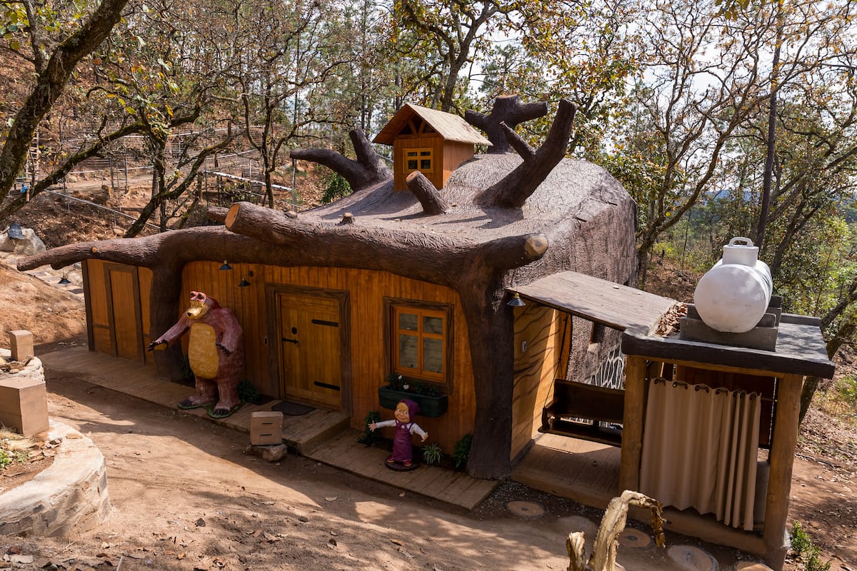 Masha y Oso · Cabaña del Bosque