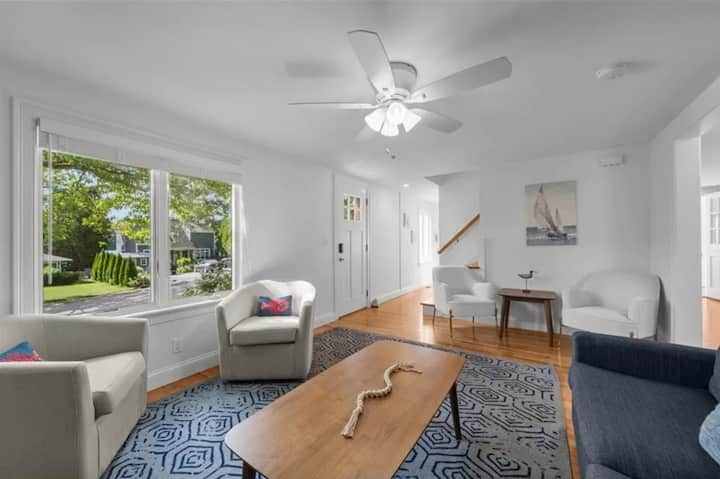 Narragansett Beach House- Across From Narrow River - Rhode Island