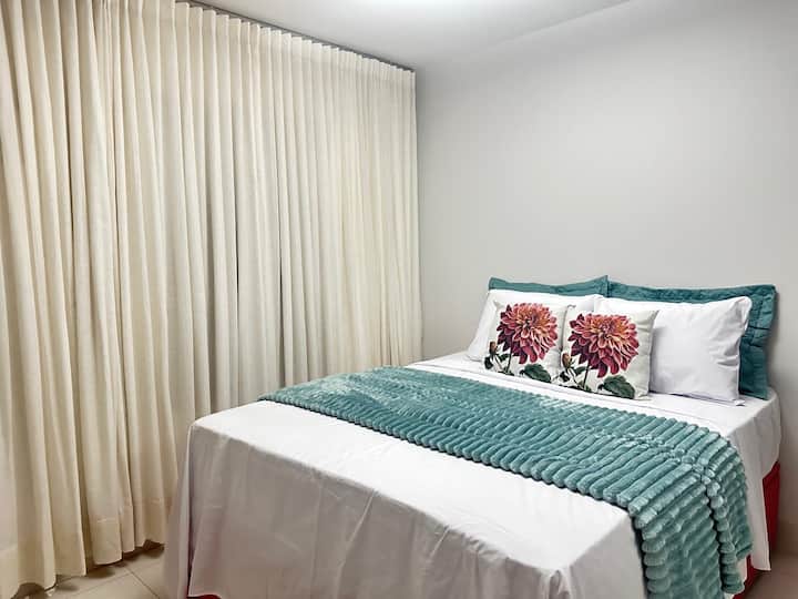 Apartamento Belíssimo De 2 Quartos No Setor Bueno. - 고이아니아