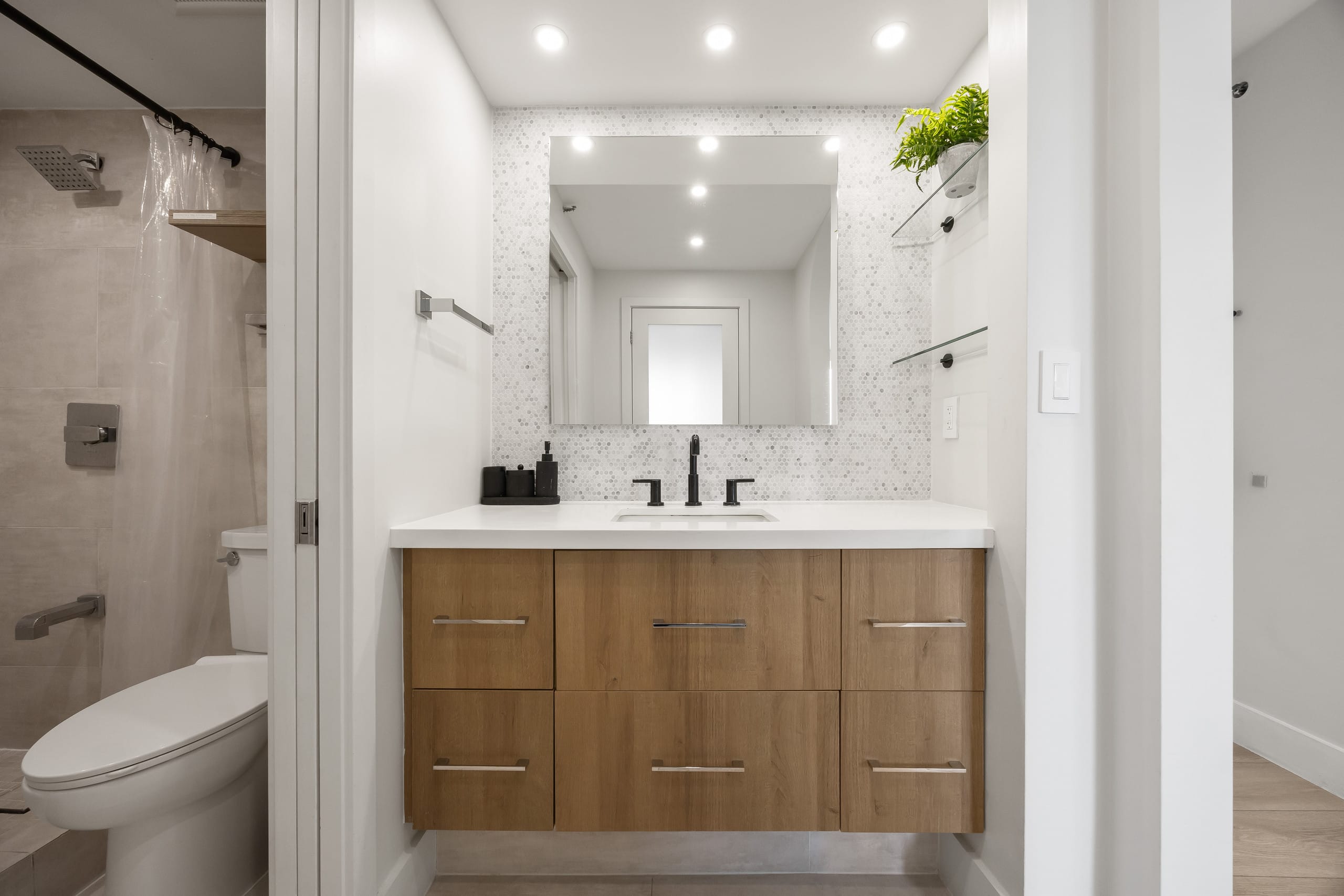 Renovated Waikiki Banyan 1BR | Diamond Head View - Image 33