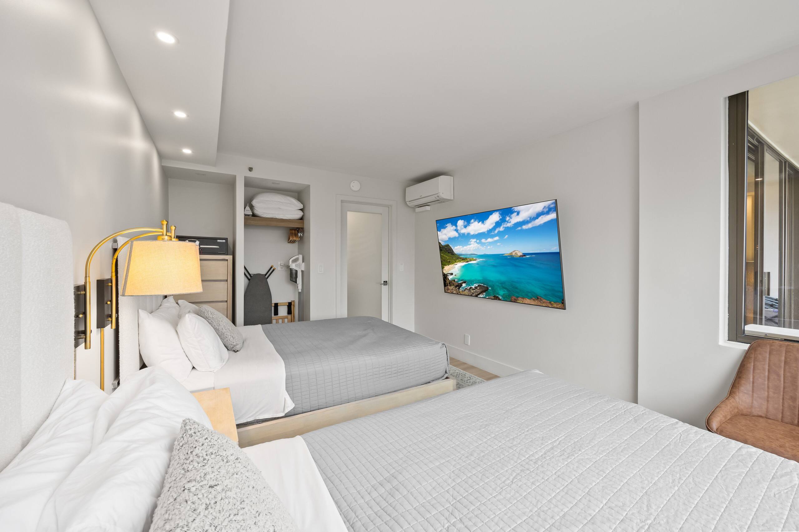 Renovated Waikiki Banyan 1BR | Diamond Head View - Image 26
