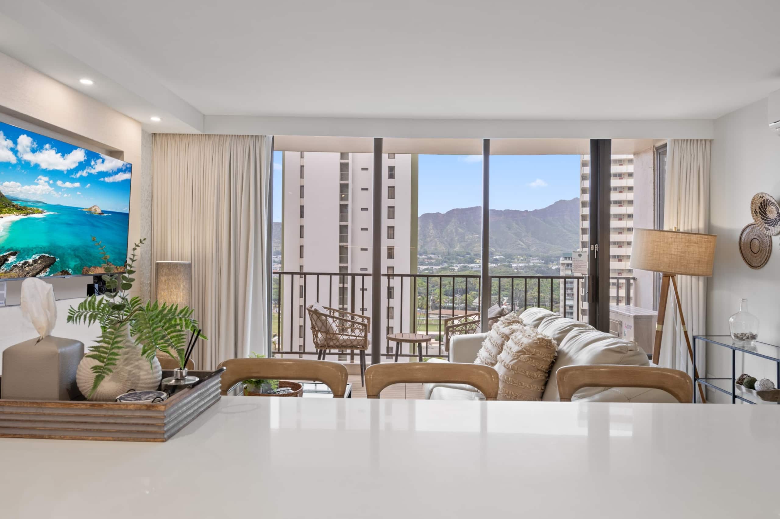 Renovated Waikiki Banyan 1BR | Diamond Head View - Image 13