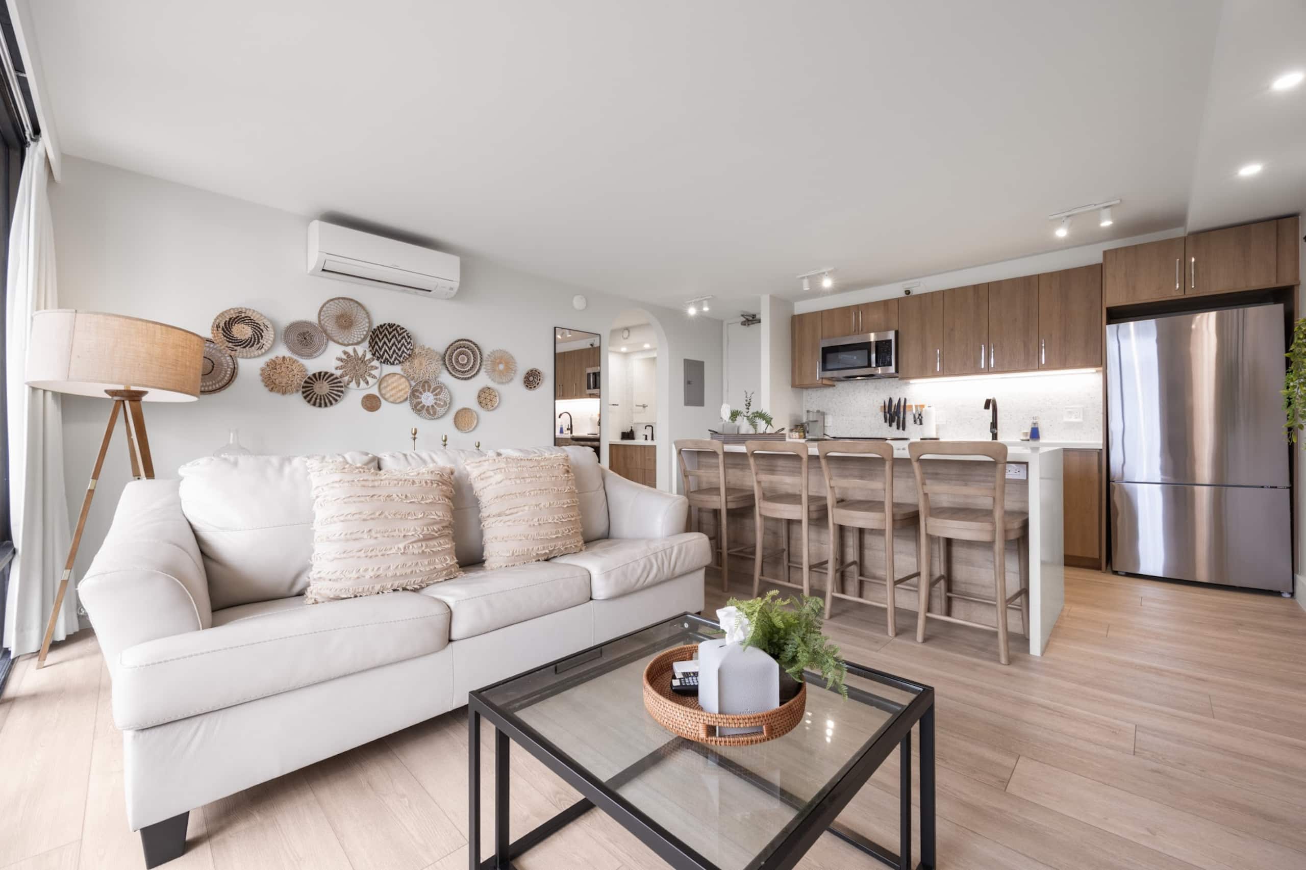 Renovated Waikiki Banyan 1BR | Diamond Head View - Image 2