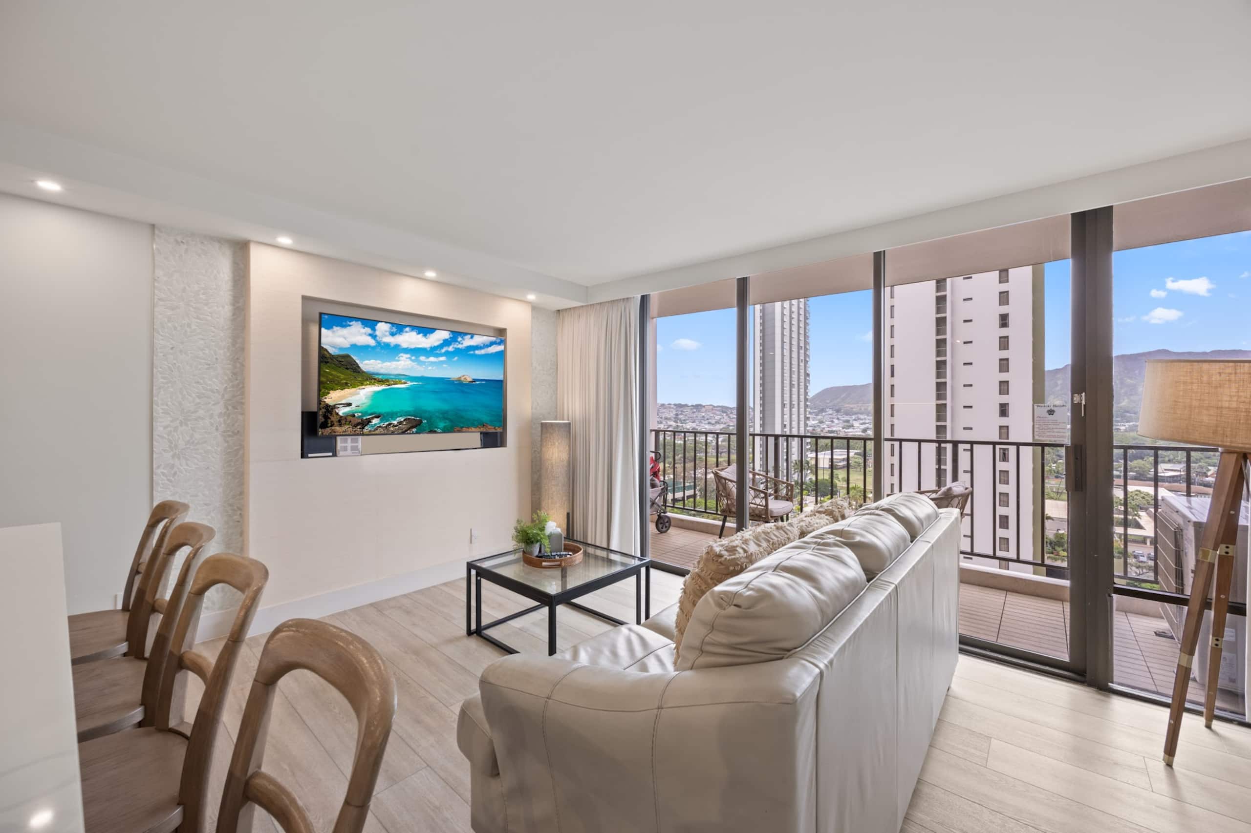 Renovated Waikiki Banyan 1BR | Diamond Head View - Image 7