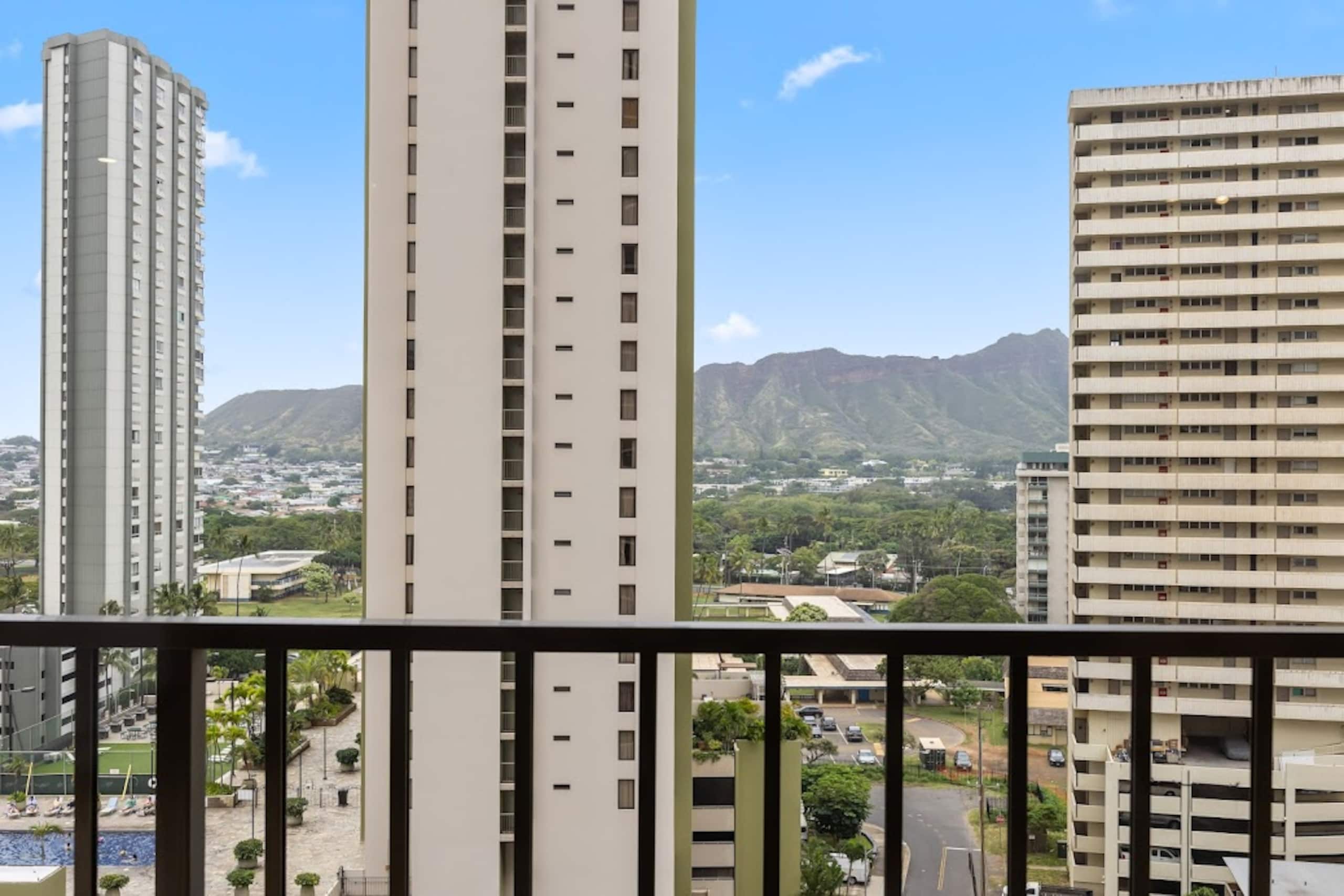 Renovated Waikiki Banyan 1BR | Diamond Head View - Image 36