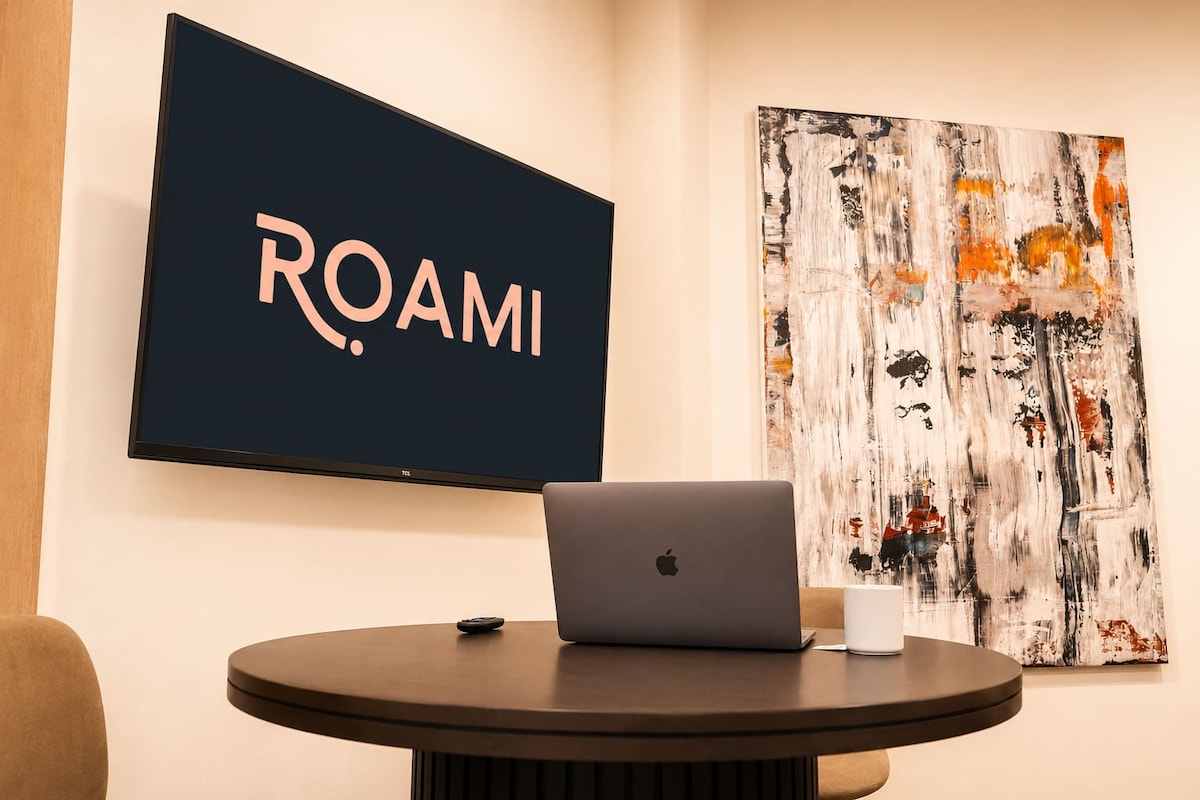 Roami At The Fitz