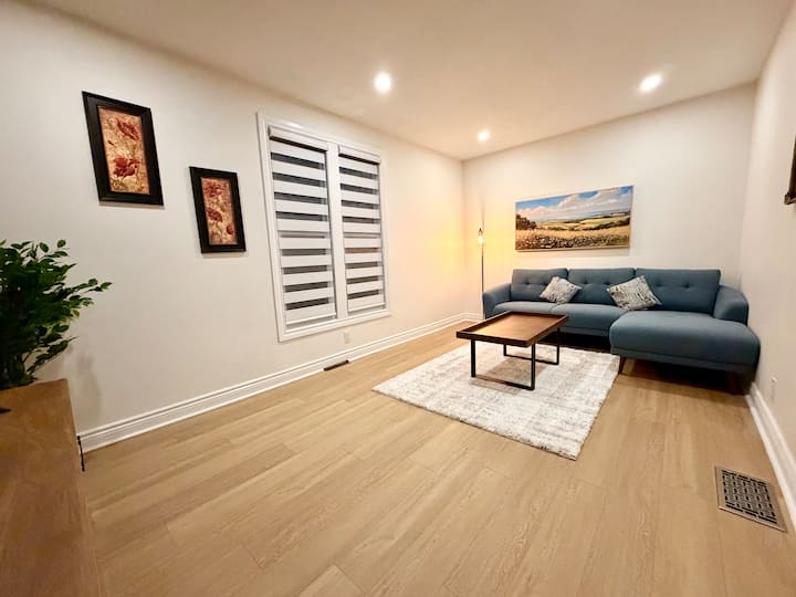 Bright & Cozy Home In Niagara Falls | Free Parking - Niagara Falls