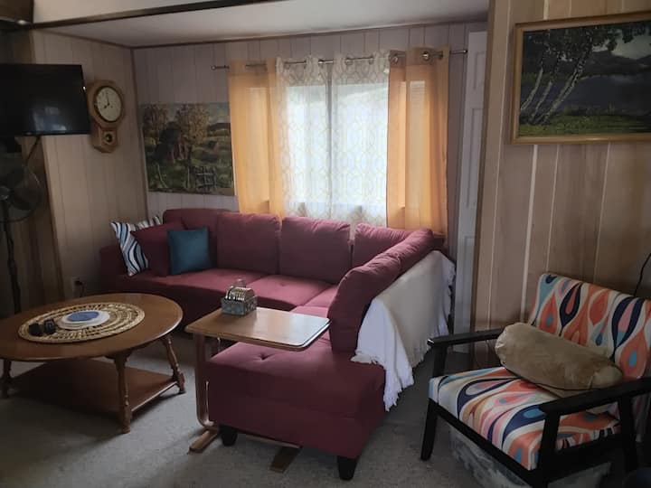 Lakeside: Retro Bungalow - Bigfork, MT