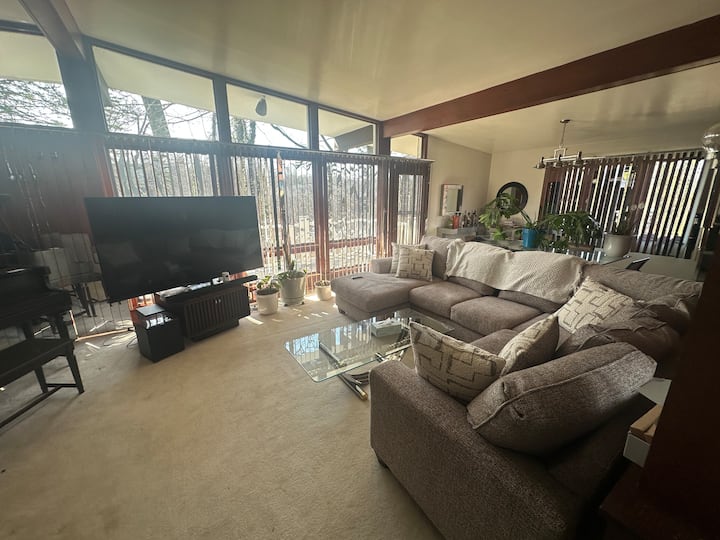 Cozy Mid-century Modern (Mcm) Ranch - Monroeville, PA