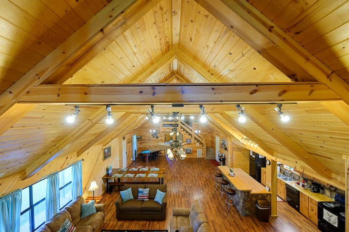 ATV Trails + Hot Tub + Dog Friendly Cabin - Cabins for Rent in
