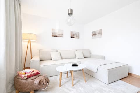 Successful Airbnb property: Right at the train station with roof terrace - apartment in Lahnstein