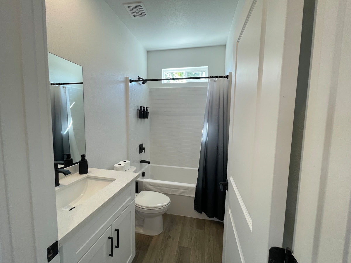 83 2 Brand new to Airbnb, New Construction/DT LV