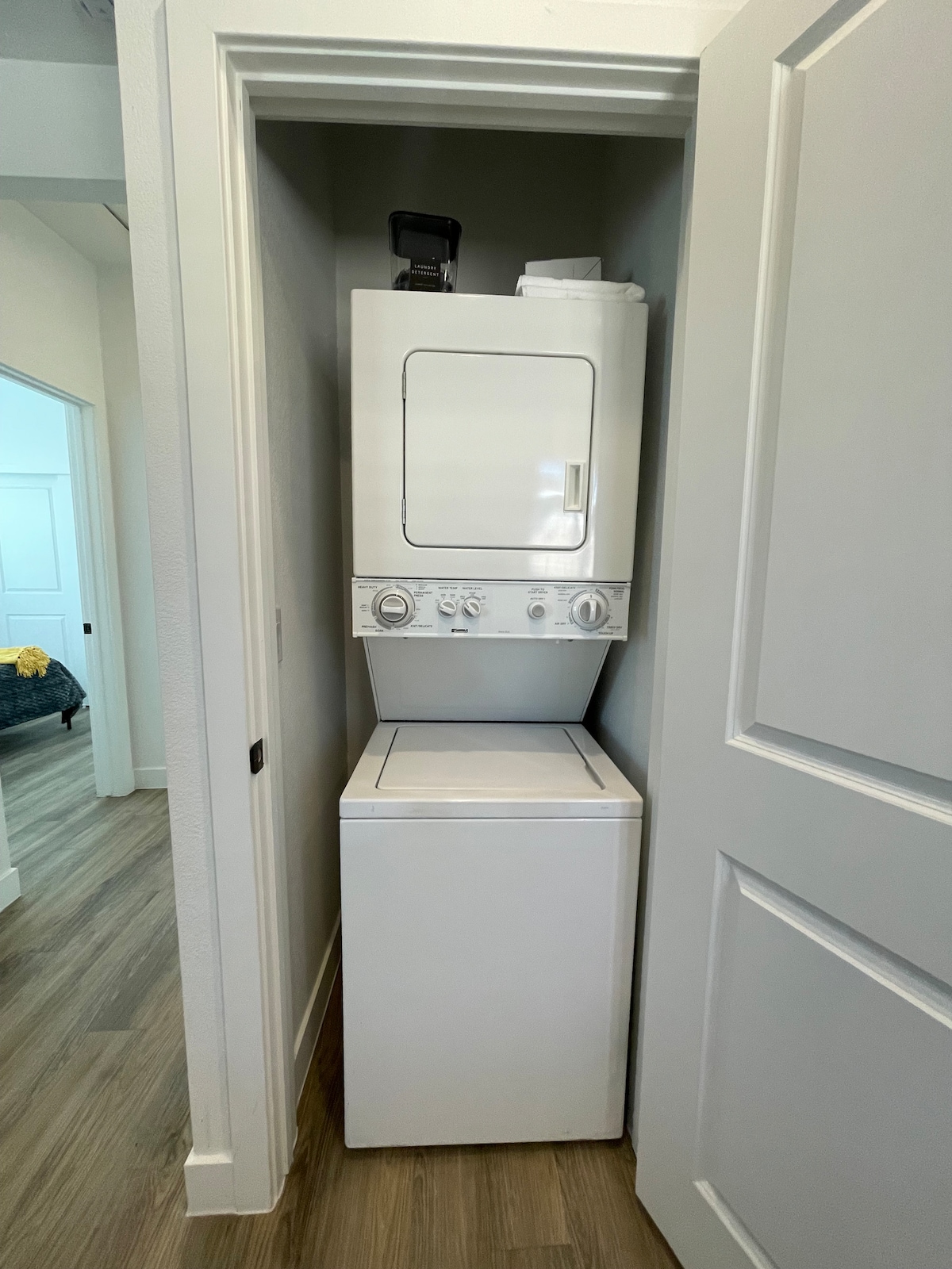 83 2 Brand new to Airbnb, New Construction/DT LV