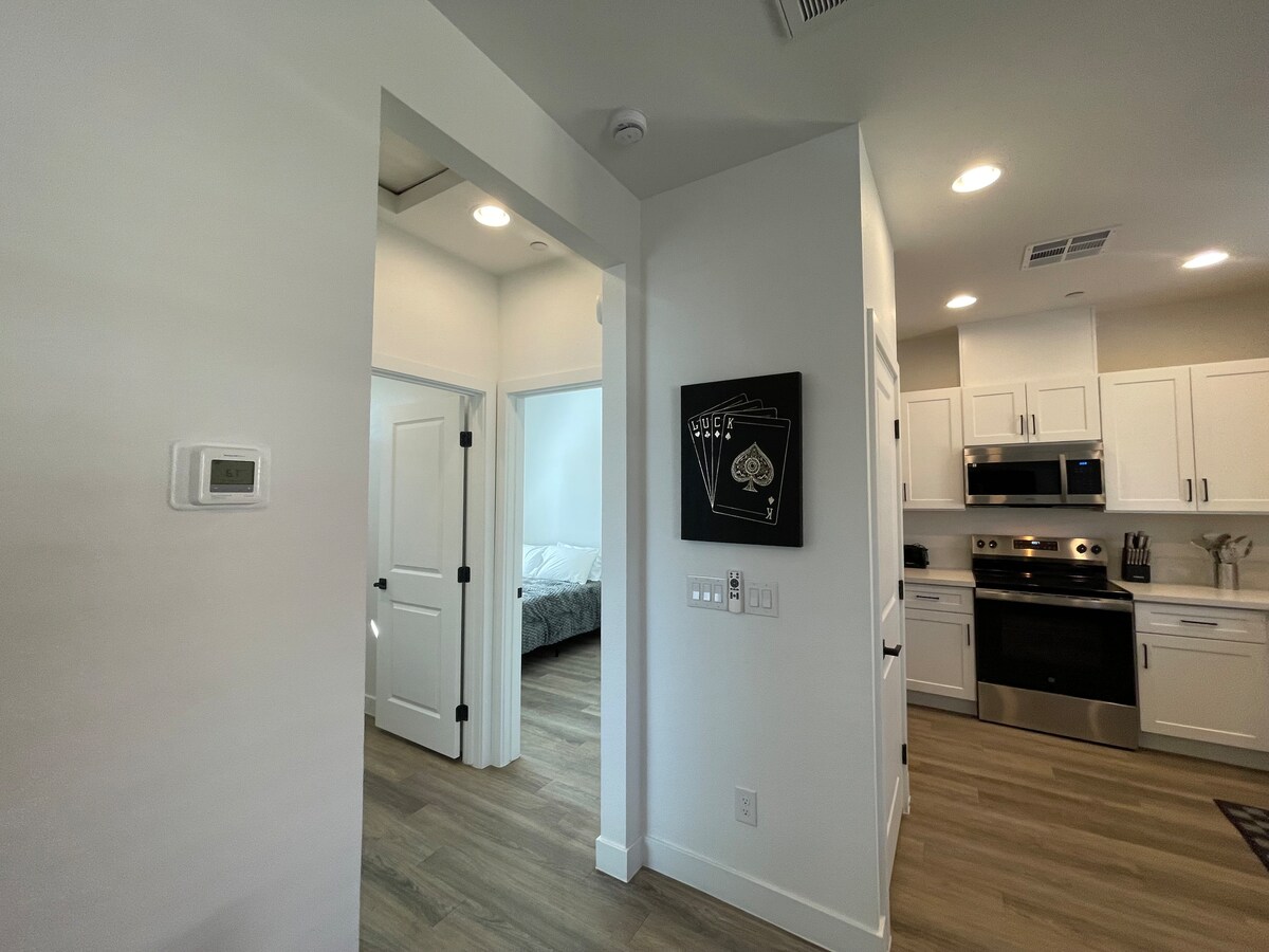83 2 Brand new to Airbnb, New Construction/DT LV