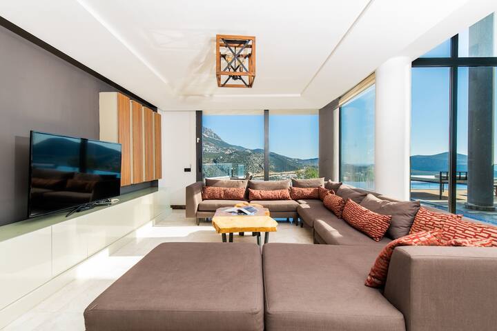 Kalkan’da Deniz Manzaralı 10 Kişilik Villa - Kalkan