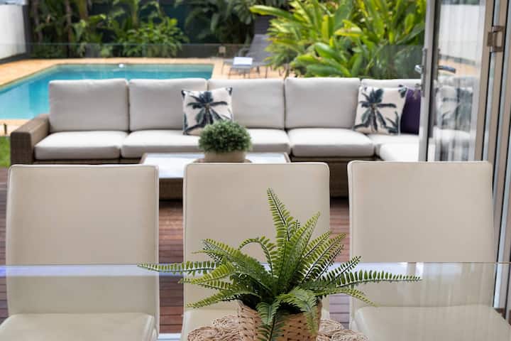 Family Pool Home East Brisbane | Pets Welcome - Brisbane