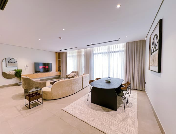 Super Luxury 3 - Riyadh King Khalid Airport (RUH)