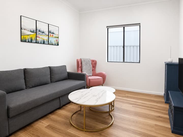 Spacious Family Home｜walk To Train & Free Parking - Hunters Hill