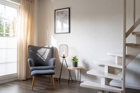 Top performing Airbnb: Modern 4-room apartment (2 floors) | 2-4 people in Oldenburg
