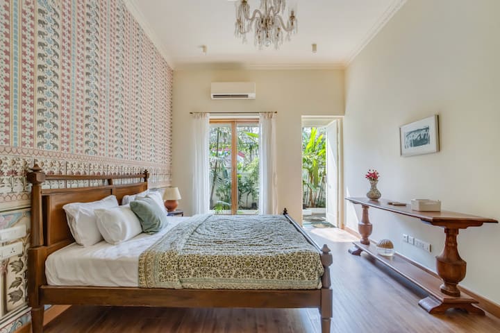 Bedroom 1 image 2