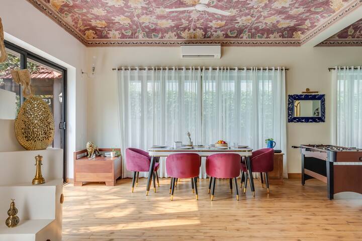 Dining area image 2
