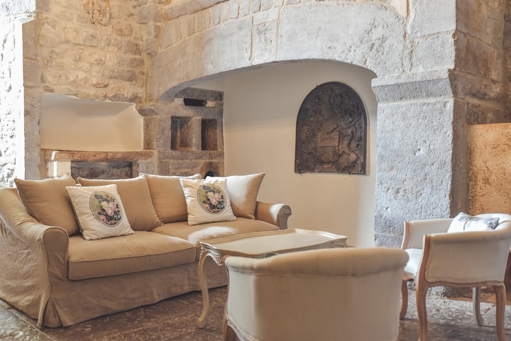 Château De Chaussy : Gîte De Charme 2-4 Personnes - Ruoms