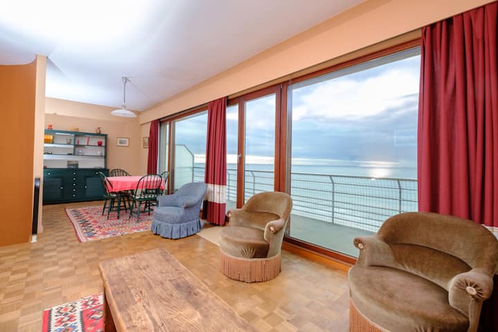Res. Royal Palace 1 15.02 + Garage - Bredene