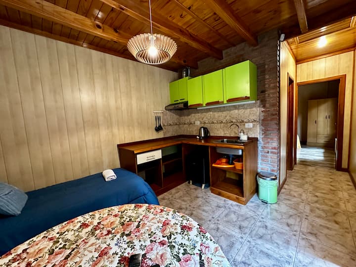 Patagonian Cabin Retreat| Private, Cozy & Peaceful - El Calafate