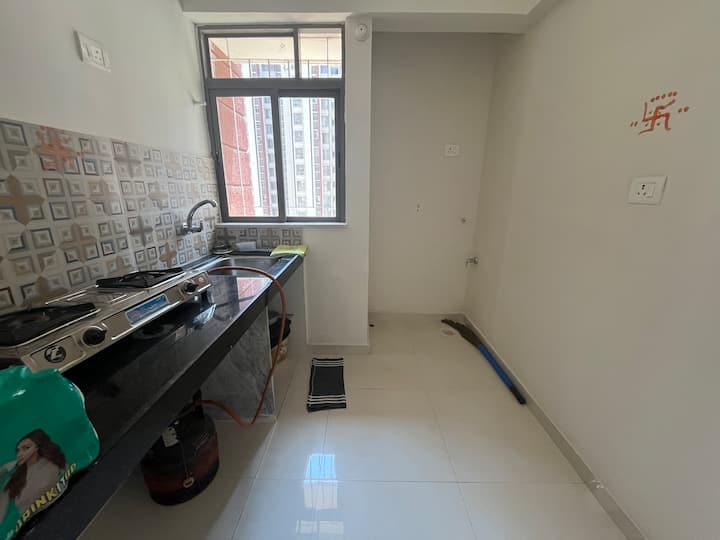 701 ,Glory Dosti Grater Thane - Bhiwandi