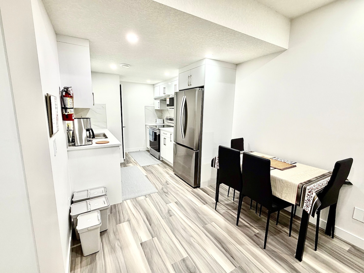 Bedroom in Calgary short term rental