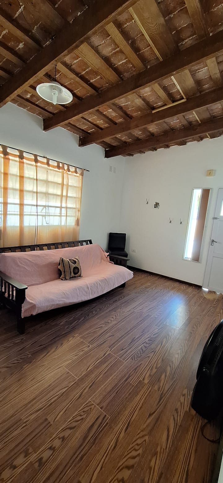 Alquiler Temporario Casa Cómoda Y Funcional - Venado Tuerto