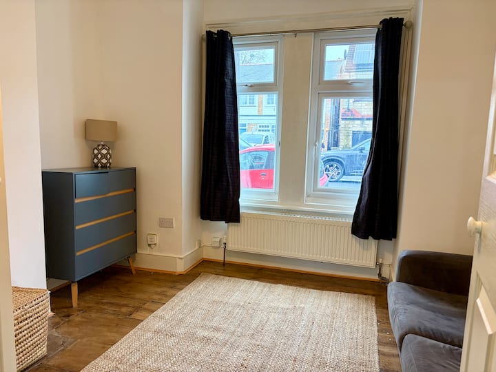Ground Floor Flat, Near Heathrow And Twickenham - Hounslow