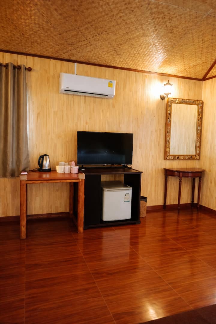 Dive & Stay | Beach Bungalow | Great Location - Ko Tao