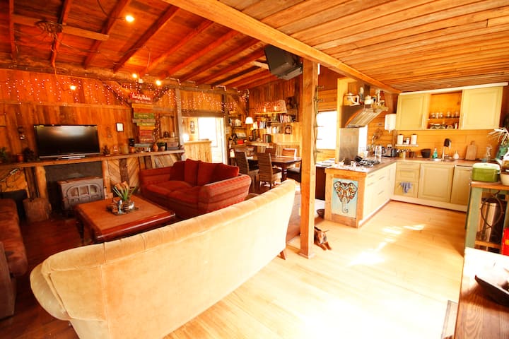"Onetwotreehouse" (Hut Nr16) - Groninga