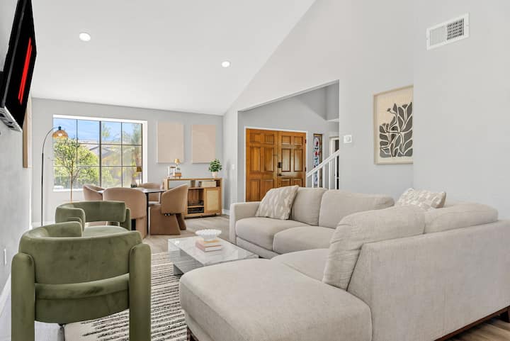 Spacious Home | Solar-heated Pool • Firepit • Game - San Diego, CA