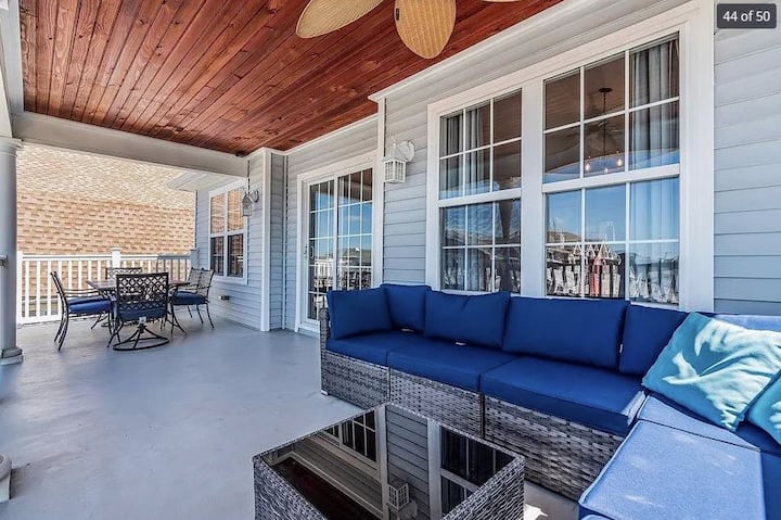 Benny's By The Sea! Ocean Views, Open Concept! - Cape May, NJ
