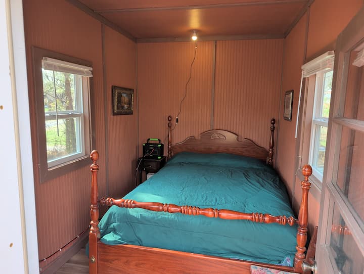 Cozy Cabin Retreat By Stoney Creek - Bedford, VA