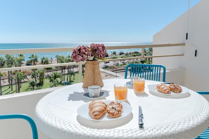 Vistas al Mediterráneo con 3 piscinas