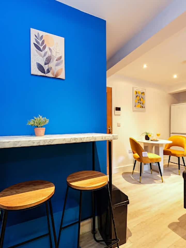 Stylish City-centre Stay On Historic Sadler Gate - Derby