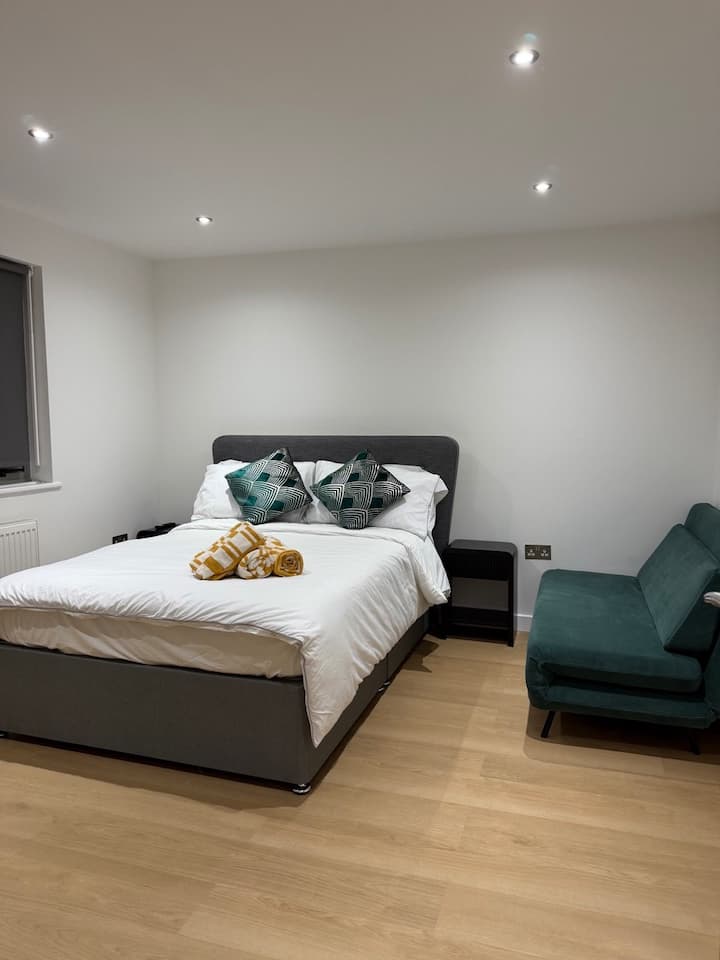 Modern One Bed Apartment In Forest Gate - Barking