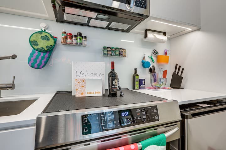 Modern Artist Loft | Canvases, Coffee & Comfort - Sacramento, CA