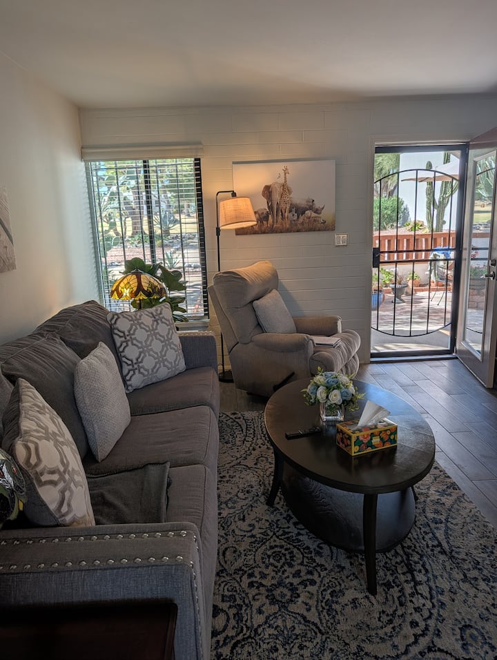 Comfortable One-bedroom Condo Quiet 55+ Community - Green Valley, AZ
