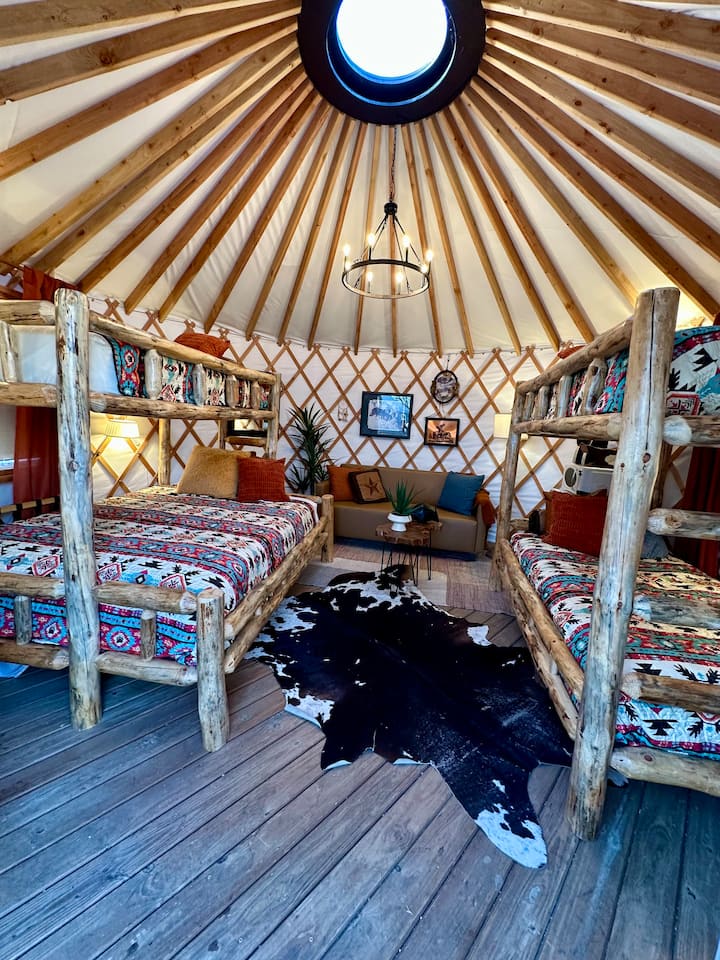 #12 Yurt-lone Wolf Lodge - Waco, TX