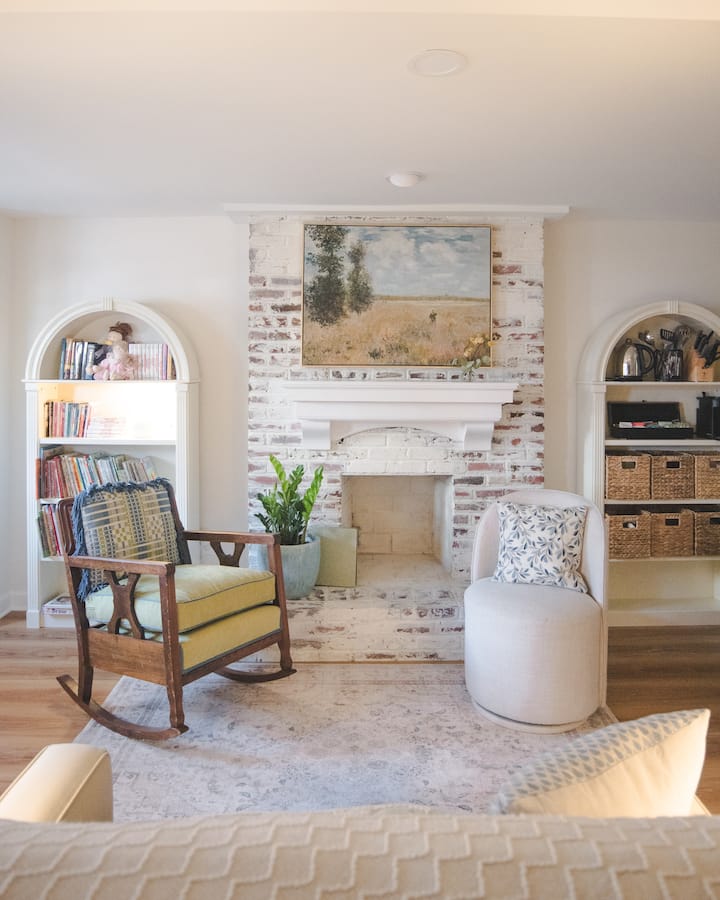 Charming Capitol Hill Haven • Parking Included - Washington, D.C.