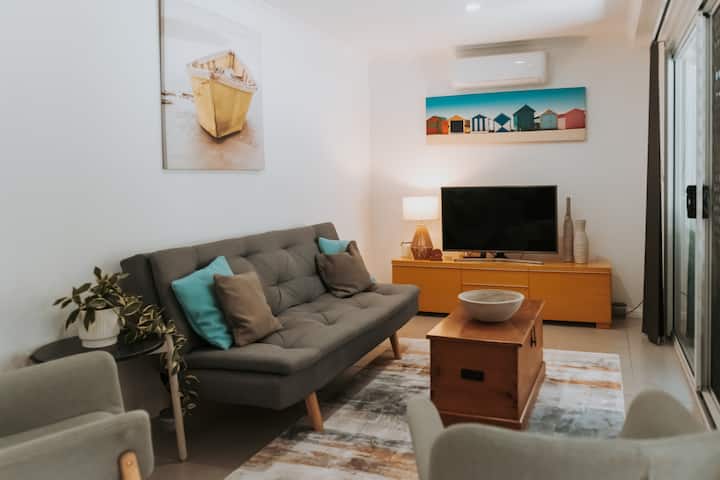 2 Pear Court
Pool House Retreat - Maroochydore